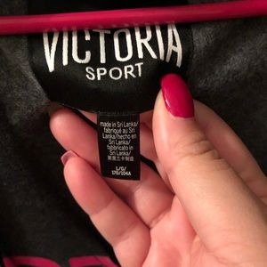 Size large Victoria Sport pullover